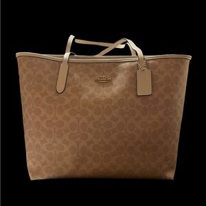 Coach Beige Signature Large Shoulder Bag NWT